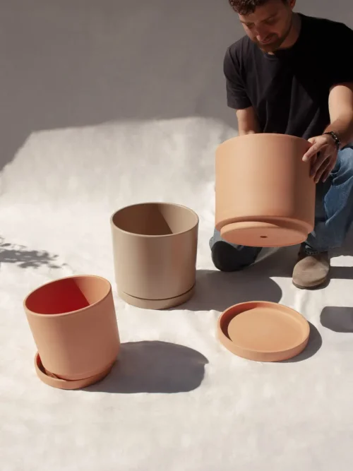 Maceta ADNEXUS cilíndrica con plato integrado